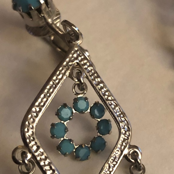 Turquoise Dangle Clip On Earings - Picture 2 of 3